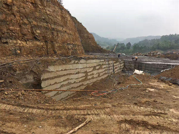砂巖礦山