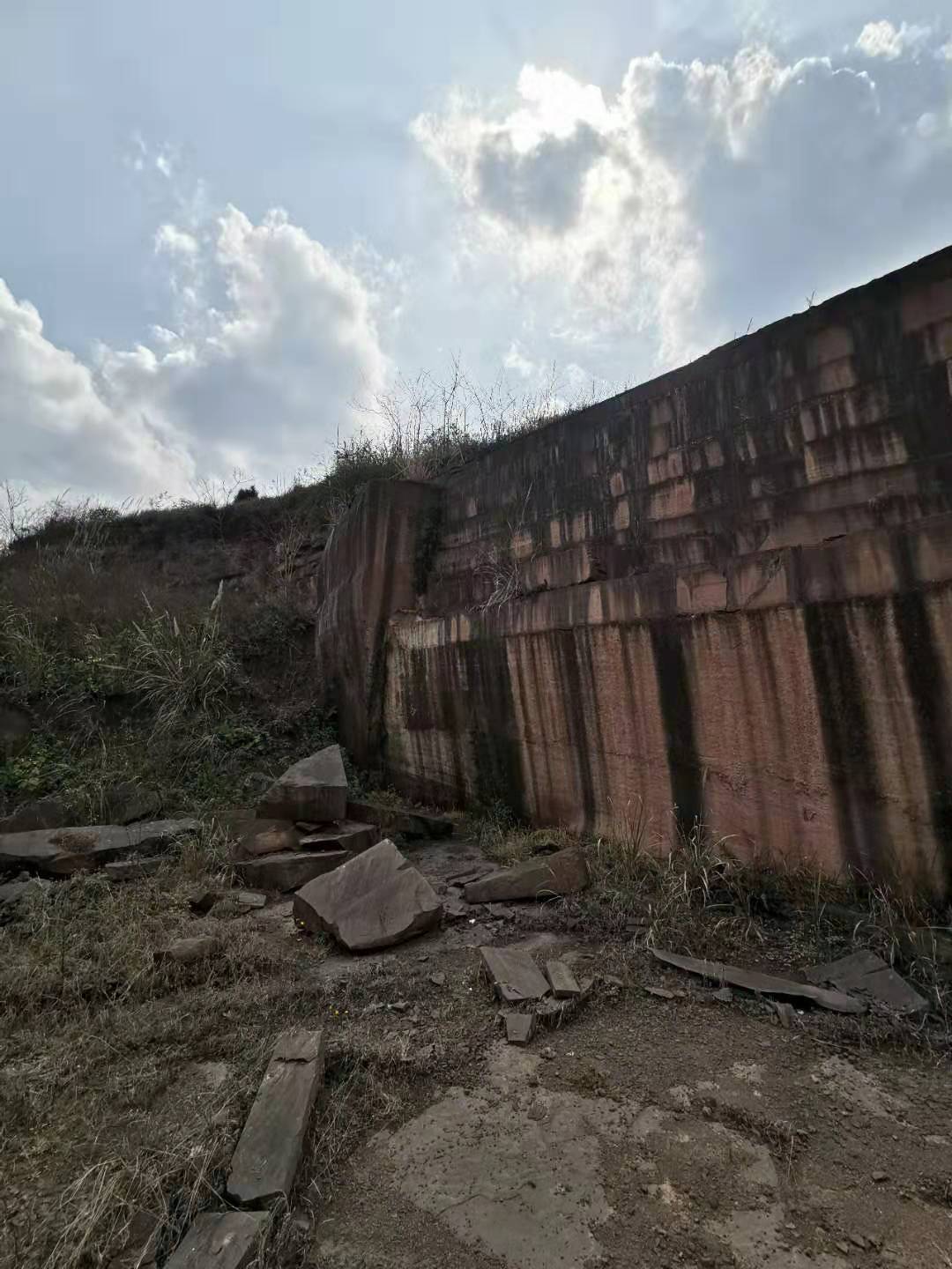 砂巖礦山